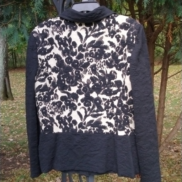 St. John made in USA Beautiful Sweater Jacket size 16 - Picture 9 of 11